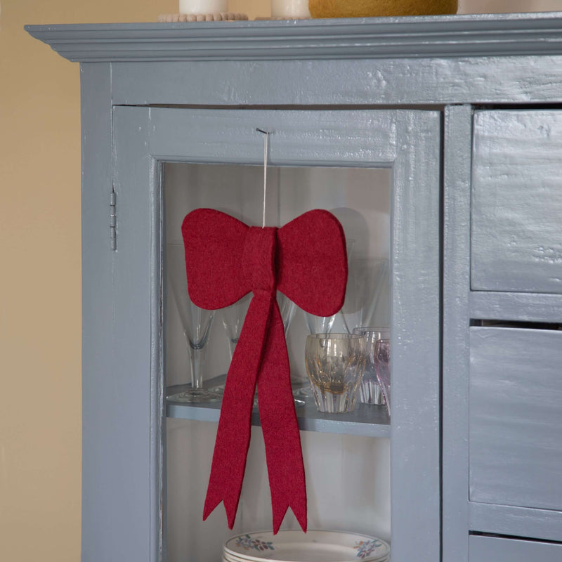 Gry&Sif punainen rusetti huovutetusta villasta 37*22cm