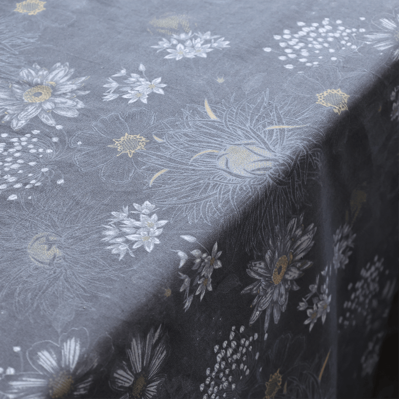Chic Antique Aix-pöytäliina kukkakuviolla 240*140cm, sininen