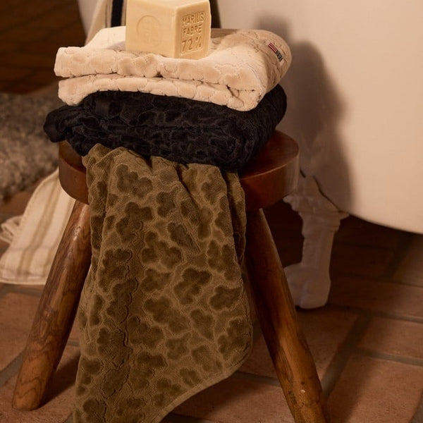 Lexington velour pyyhe Jacquard lehti kuvioinnilla 50*70cm, oliivinvihreä