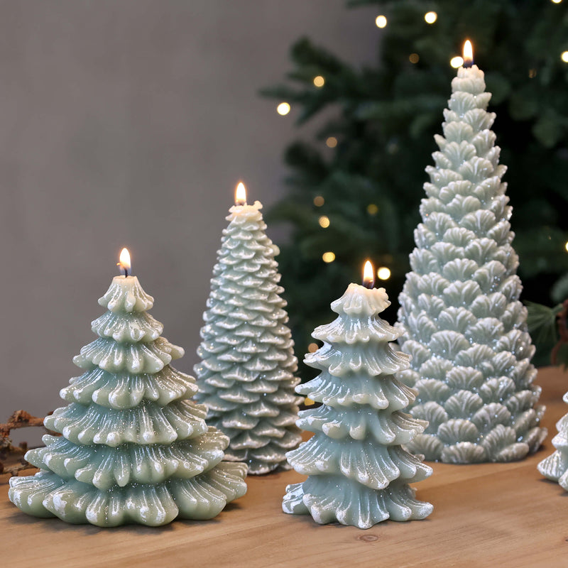 Chic Antique kuusi kynttilä glitterillä 16*7cm paloaika 25h, vihreä