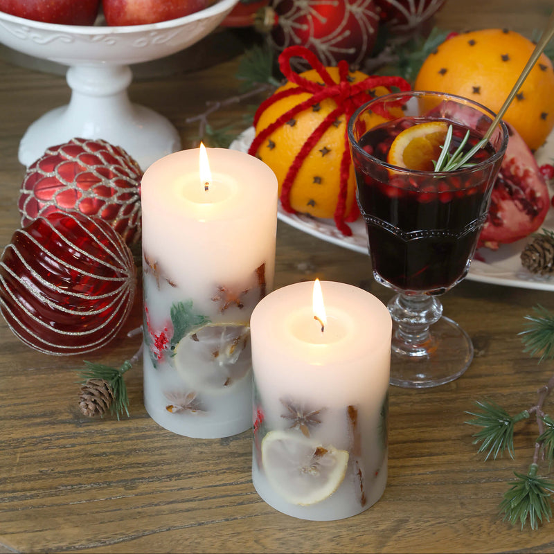 Chic Antique pilarikynttilä joulumausteilla 14*7cm paloaika 38h, valkoinen