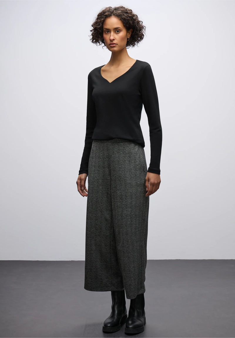 Street One pitkähihainen paita sydänpääntiellä, musta