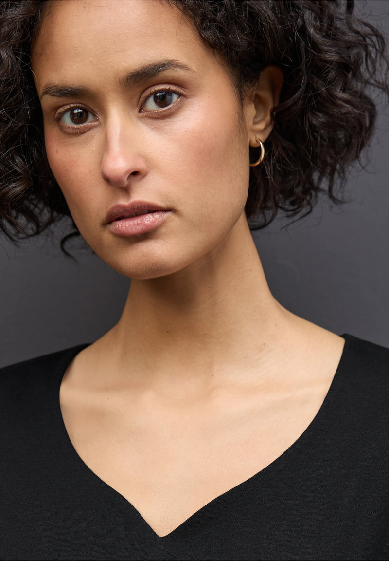 Street One pitkähihainen paita sydänpääntiellä, musta