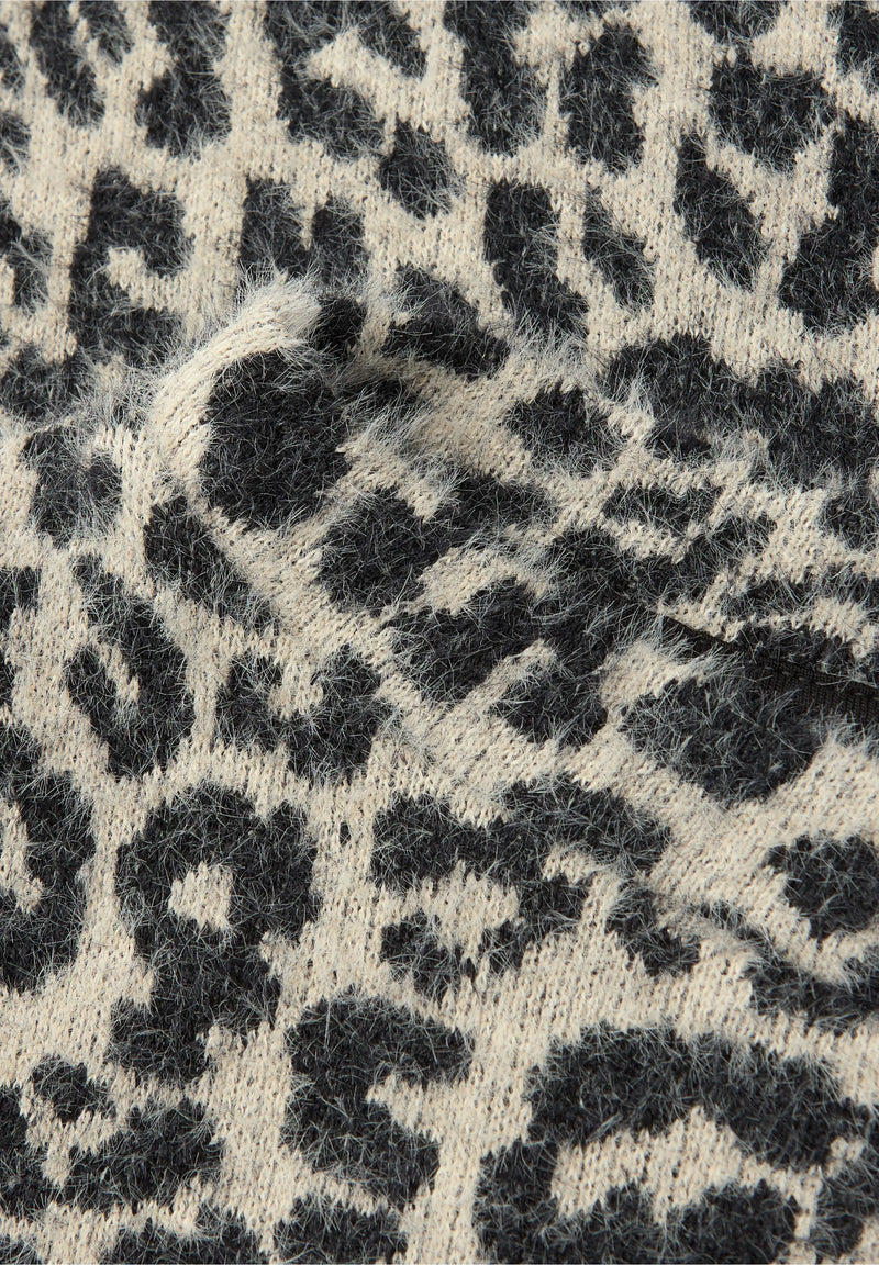 Street One pörröinen neule leopardikuviolla, beige