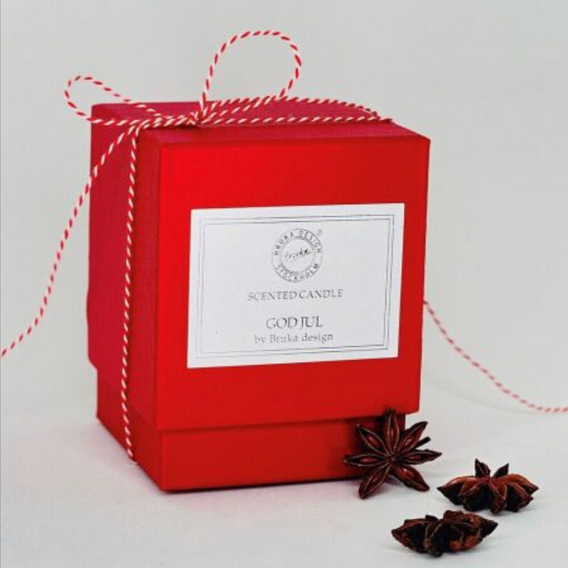 Bruka Design God Jul Röd Grande tuoksukynttilä 12*15cm